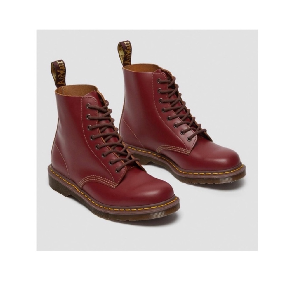 LIKE NEW Dr. Martens 1460 made in England lace leather boots